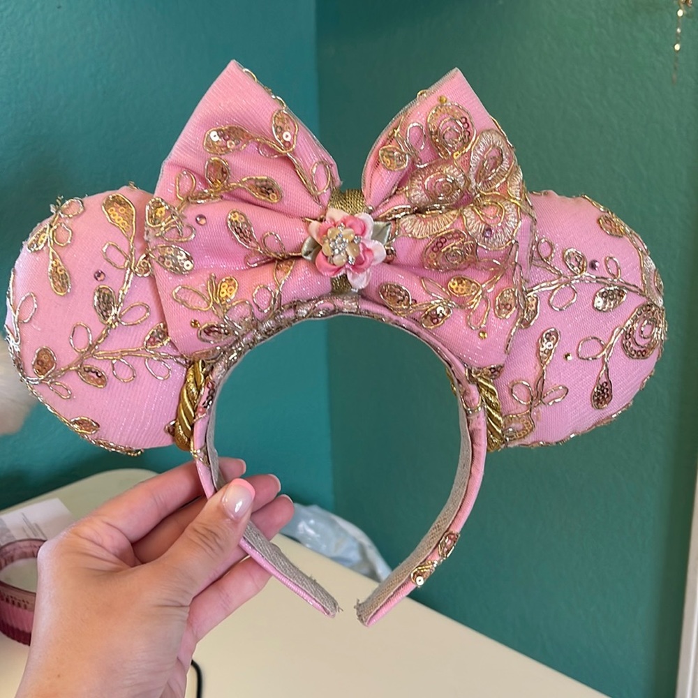 Bridgerton-themed Minnie Ears
